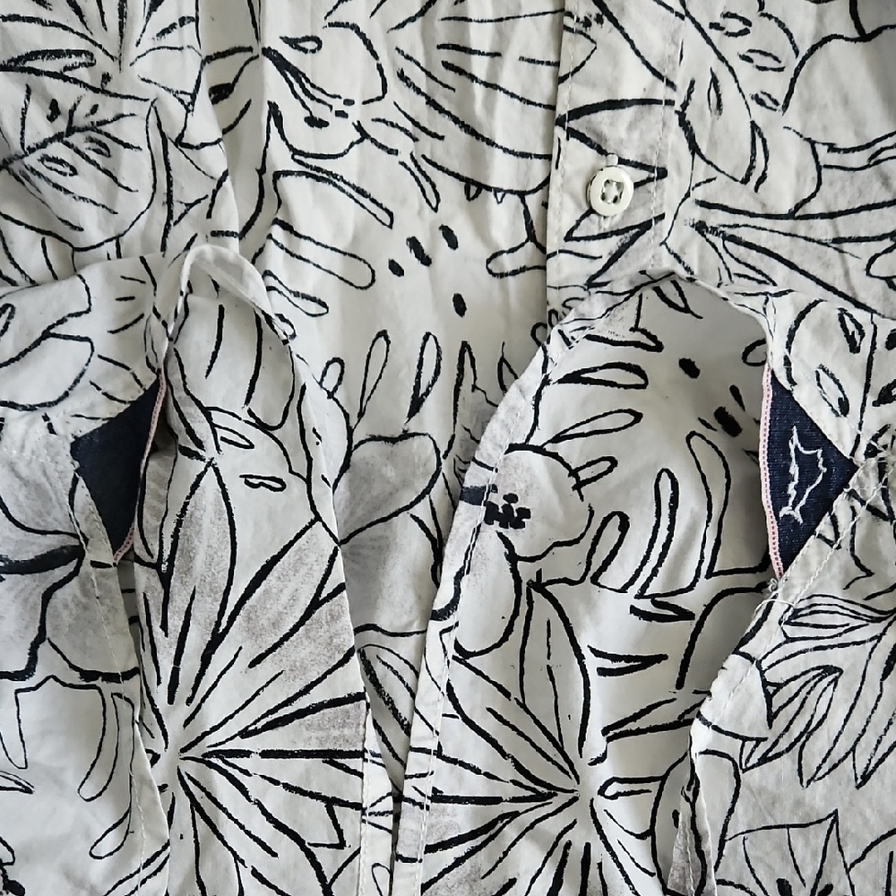 Tommy Bahama Monochrome Floral Button-Down Shirt - Picture 11 of 13